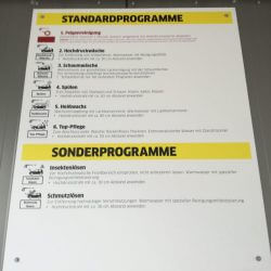 Plakat mit Programmübersicht