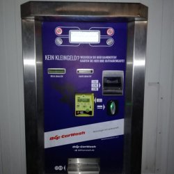 Geldwechselautomat mit optionaler Kartenzahlung